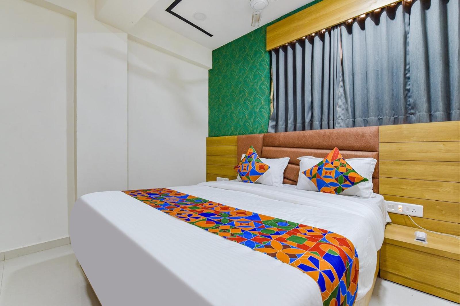 Hotel Green Tree Ahmedabad Exterior photo