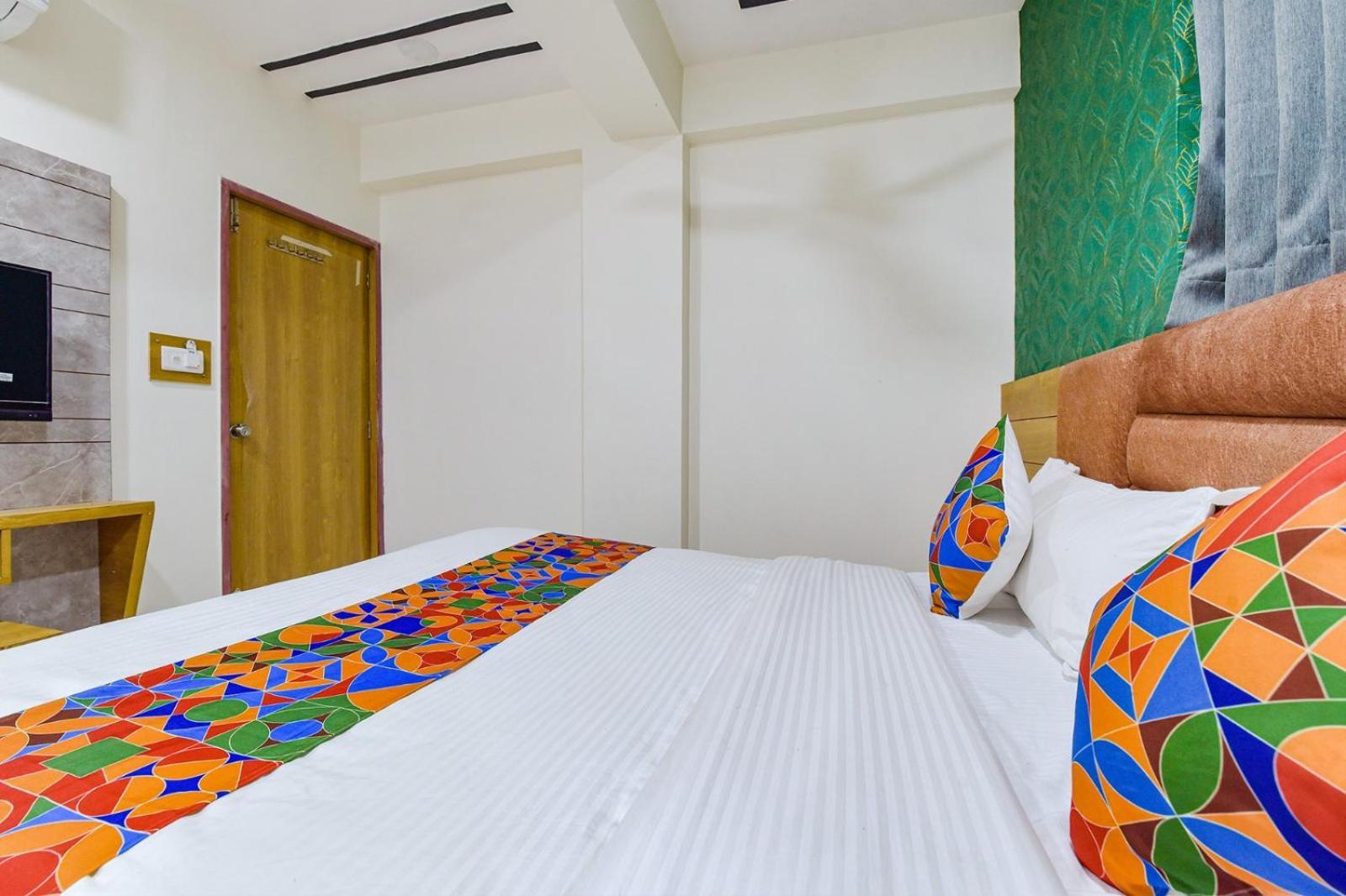 Hotel Green Tree Ahmedabad Exterior photo