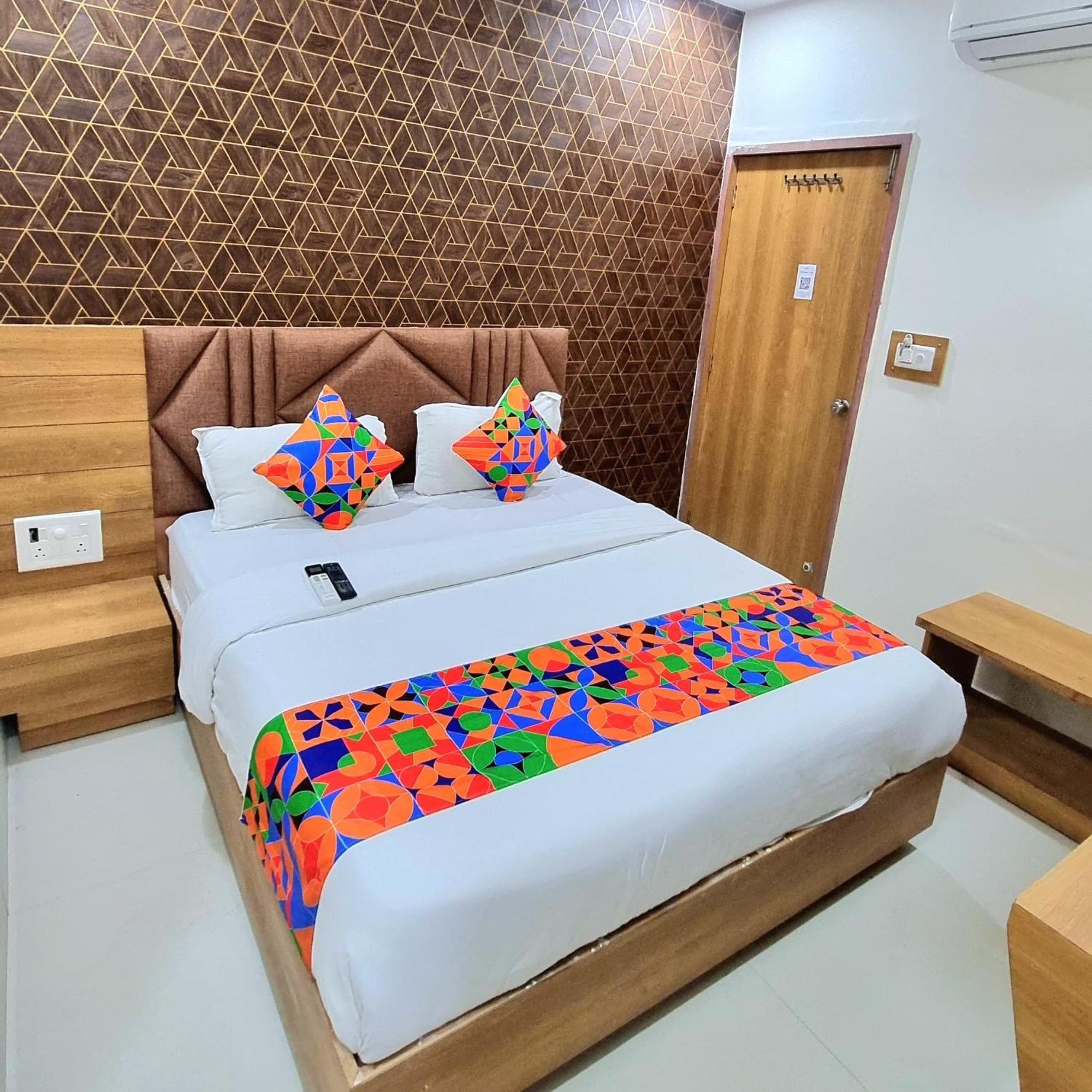 Hotel Green Tree Ahmedabad Exterior photo